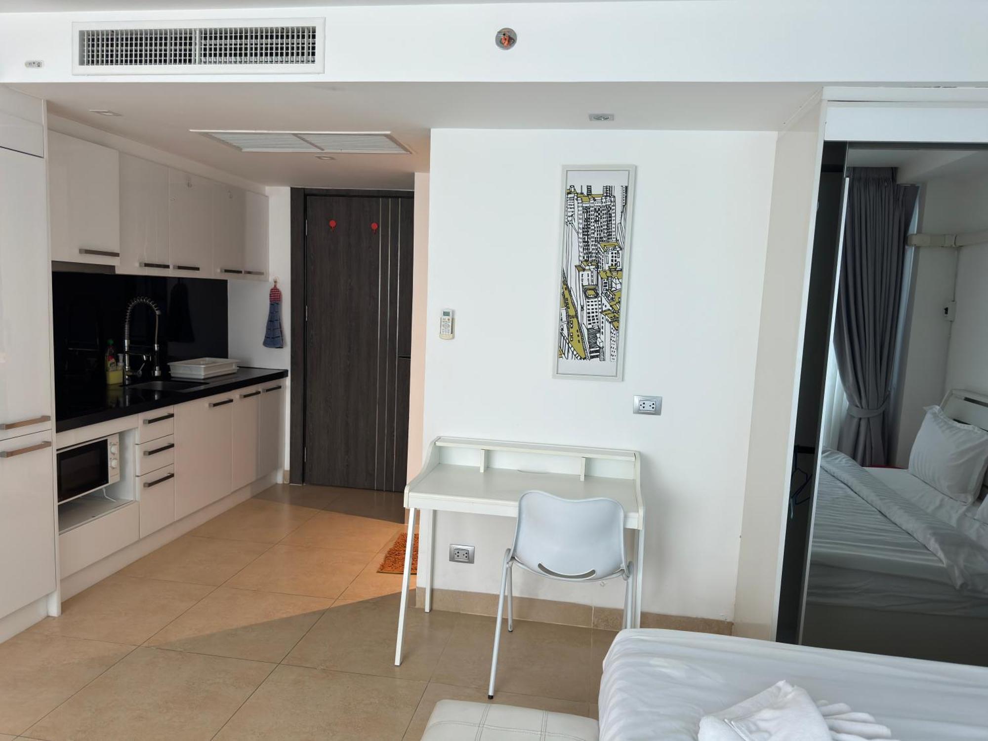 芭提雅中心地带 Centara Avenue 一房公寓5楼紧邻海滩酒吧街智能电视 Appartement Pattaya